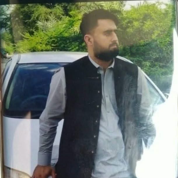 AhsanJunaidAJ's tweet photo. #Waziristan: A bullet-riddled body was reportedly found in #MirAli after an earlier abduction. Separately, a court official was reportedly abducted in 2Tank, while three social media activists were reportedly taken in #SouthWaziristan.
#KPUpdates #Security #FrontierFiles https://t.co/vASQJAz5vU