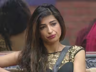 GlamWorldTalks's tweet photo. Spot the difference.

#BB20 #BiggBoss20 https://t.co/Lv1TFQeuPa
