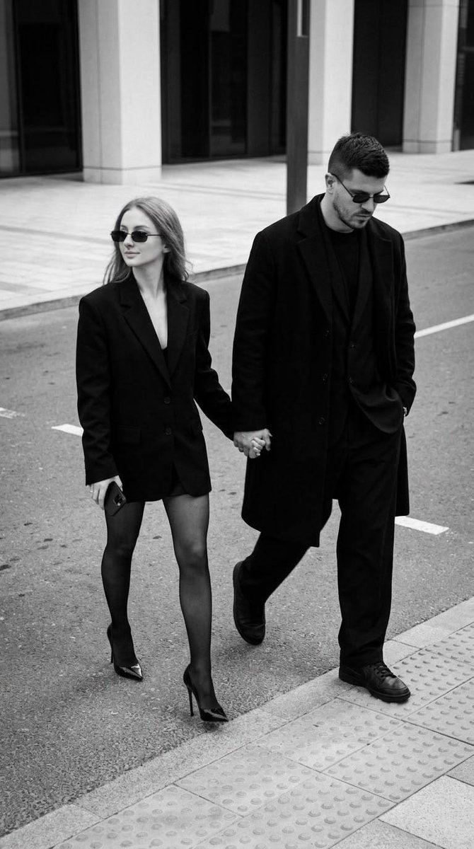 allay_udina's tweet photo. Total black, total love 🖤 https://t.co/2mBPRkSUee