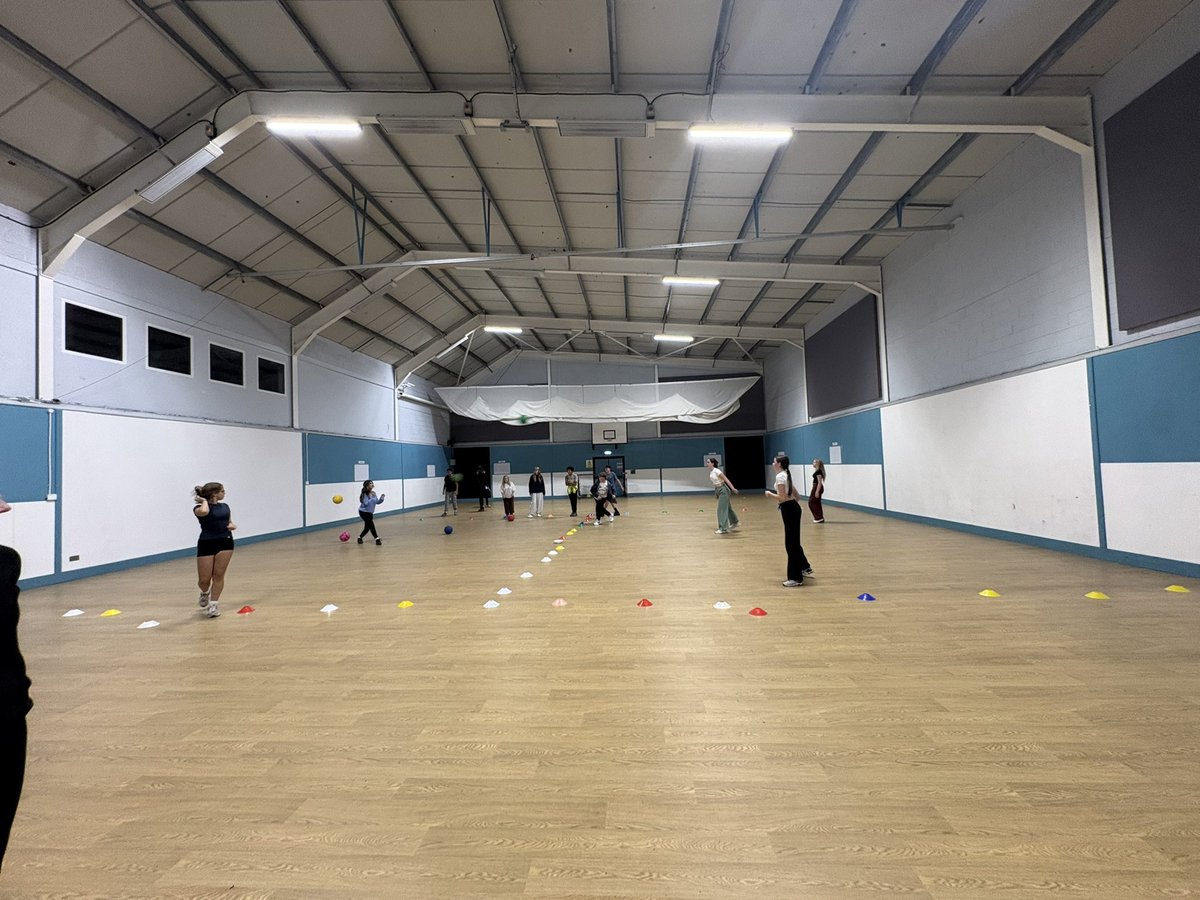 ChcCymraeg's tweet photo. Nos Sadwrn chwaraeon🏀 https://t.co/2B3LcUItNZ