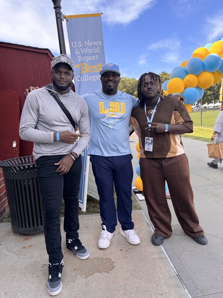 KamB76's tweet photo. Thank you LIU for the VISIT.#GoSharks #Blessed https://t.co/yNpwiFg6kI