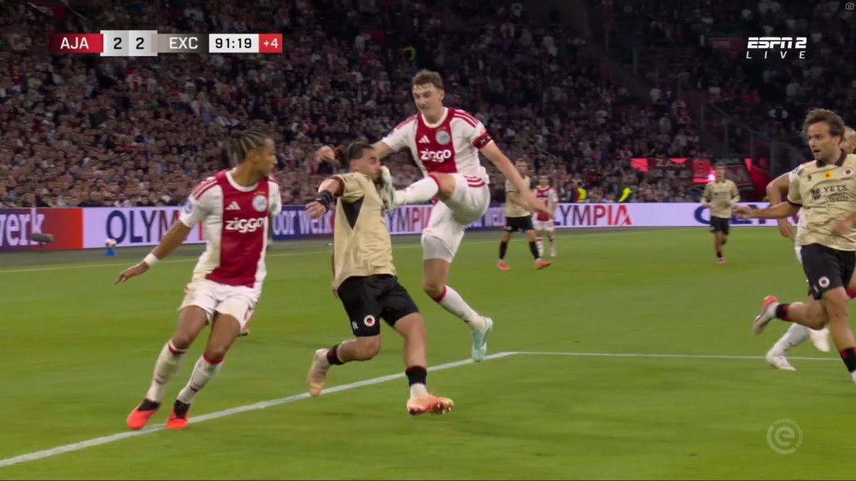 RH1913_PSV's tweet photo. @AFCAjax Onterecht punt! En maar klagen over van Bommel https://t.co/g8l7FL47VQ