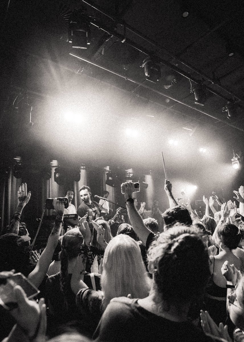 NBThieves's tweet photo. Happy to hear the audio is fixed for all of you on the livestream. We see you’re all having a good time in the chat. Get your livestream tickets at the link in bio and watch again for a 24 hour replay period 
https://t.co/1DyDmgzwbI :: https://t.co/Vk9crJgo8z