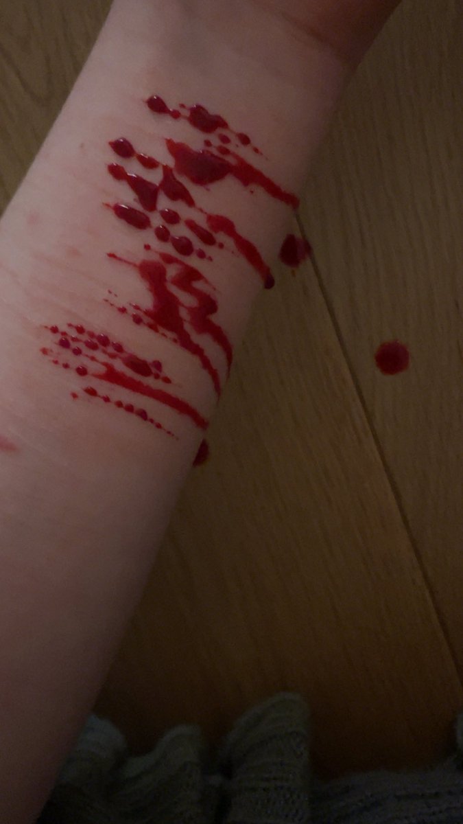 derpykittenzz's tweet photo. it's 10 pm do you know where your children are? 

FAKE!!! halloween makeup sfx!! All fake, Im getting better at sfx:333 https://t.co/8whcyTTyd5