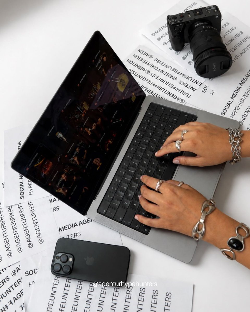 WyattIsiminger's tweet photo. Between keystrokes, coffee, and creative minds, ideas emerge that later become visible everywhere. https://t.co/sp5aYEKub5