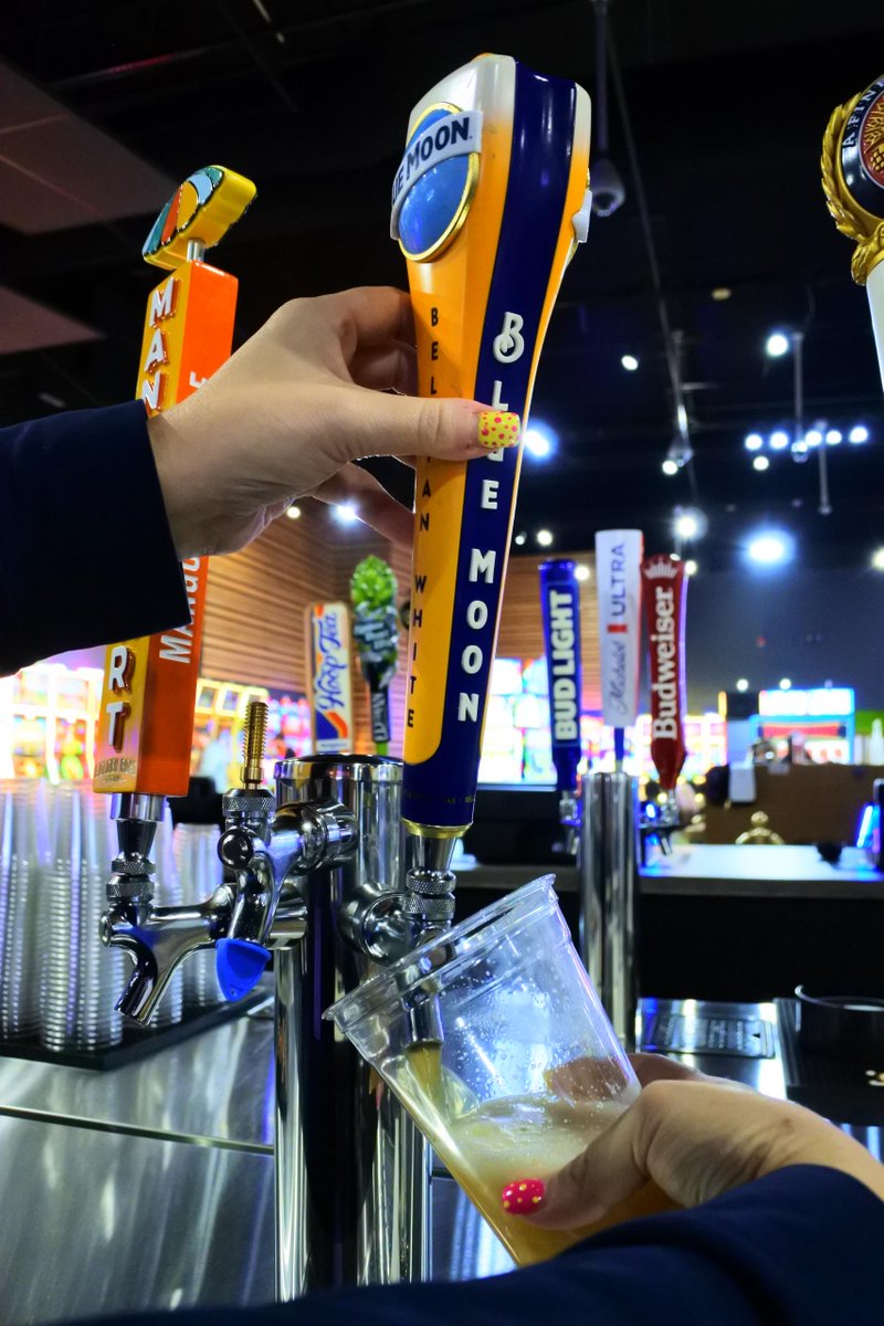 KickapooHarrah's tweet photo. 📣 IT'S GAME DAY! 🏈 What would YOU like to drink? 💬😋 #Football #Slots #Drinks https://t.co/RKZjxx1Wzd