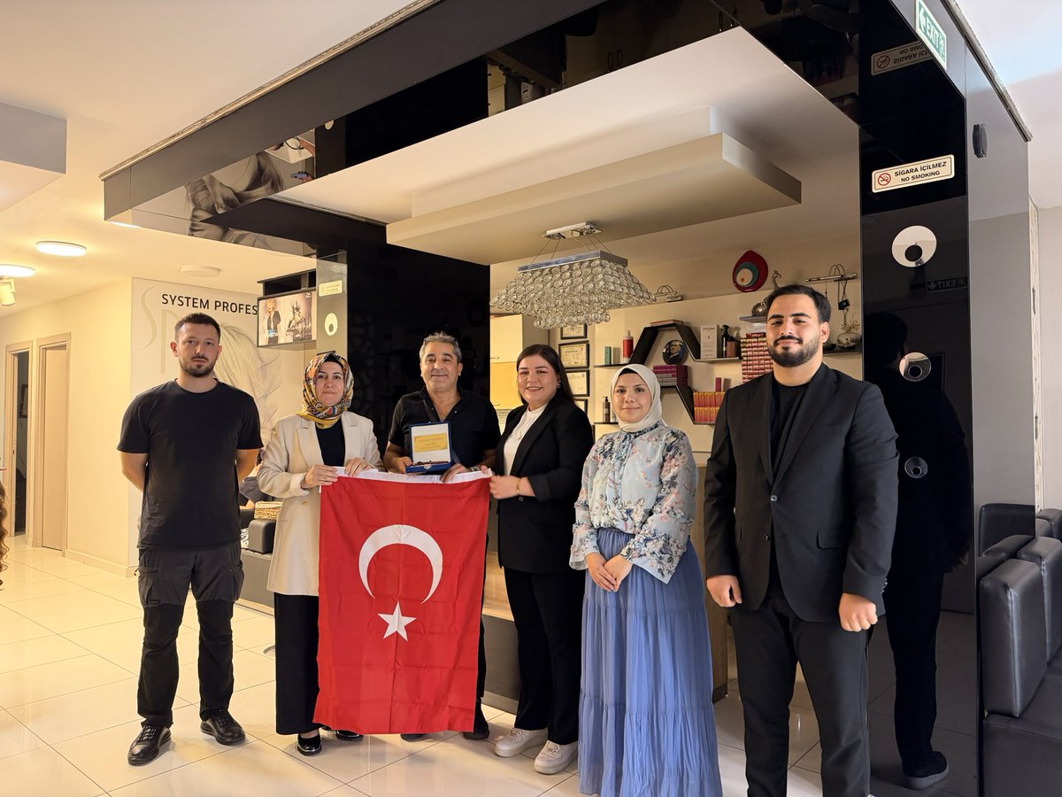 SultanKssp's tweet photo. 19 Eylül Gaziler Günü vesilesiyle, Gazimiz Cem İrik’i İl Gençlik Sosyal Politikalar Birim Başkanımız ile birlikte iş yerinde ziyaret ettik.

Nazik ev sahipliği için Gazimize teşekkür ediyor, tüm gazilerimize minnet ve şükranlarımızı sunuyoruz. 🇹🇷

@omerrcelik @avmustafaozkan https://t.co/1Z6kgfjXSh