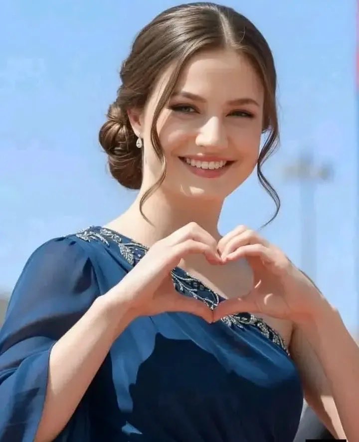 PrincessLe5uxh's tweet photo. Por fin a la persona que amo😍😍, no te lo vuelvo a pedir, por última vez te casarás conmigo 💍❤💞 princesa leonor

#Princessleonerasturias #Viral #X #Spanish #Costarica #USA #Argentina #Colombia #Ecuador https://t.co/ou8HQ49uHX