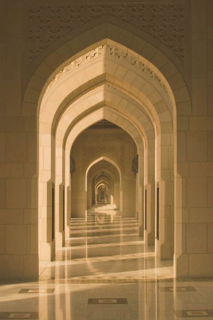 aseelswaid9's tweet photo. The beauty of Islamic architecture in the Sultan Qaboos Mosque in Oman https://t.co/CQUcU1PtJy