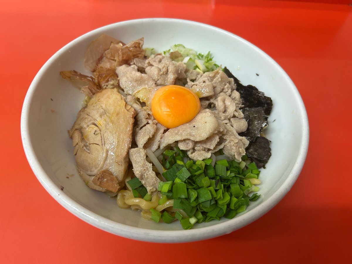 o5Njo1PFUb7CUCS's tweet photo. いつもご来店ありがとうございます。

9/20(日)本日も朝の部限定麺、塩油そばあります！
材料少なくなっております。

平打ち麺も残りわずかとなっております。
無くなった場合は、通常麺のみの提供となります。

是非ご来店お待ちしております。 https://t.co/w6688JXDIm