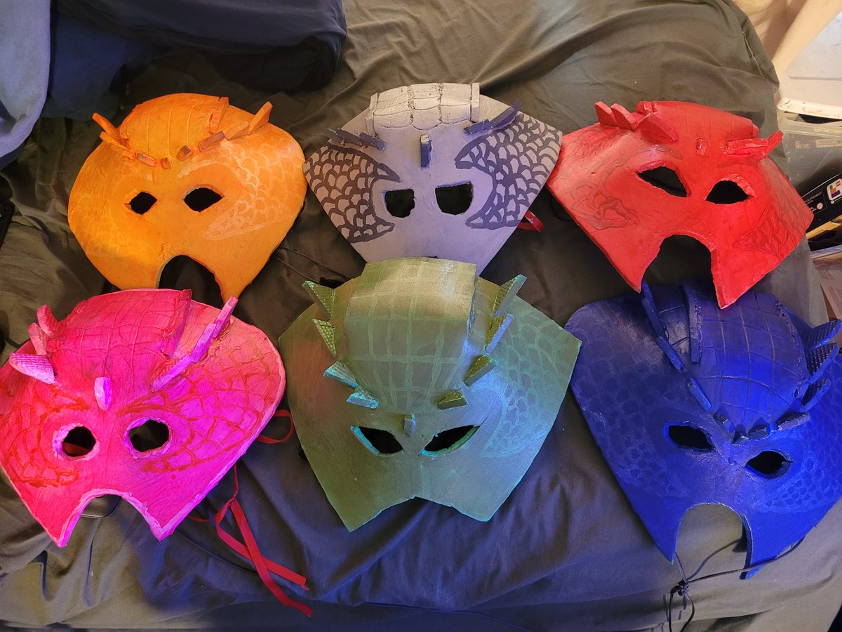 Brf95Fisher's tweet photo. @Lucerna_0 Larp masks for my lizard folk fighter https://t.co/yiHI8j0pR5