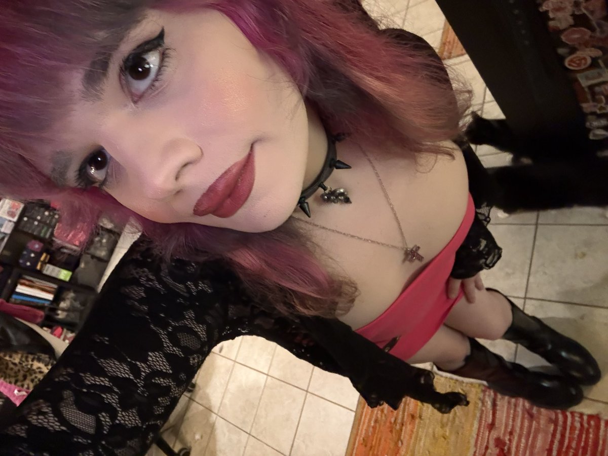 pinkbunnibun's tweet photo. trans girl is just a funny way of saying goddess 💕🏳️‍⚧️ https://t.co/qVzk23Yf64