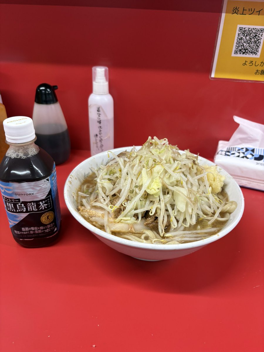jiro_sendai1023's tweet photo. もやし110kg頼んだので、売り切れはない！！！

かかってこい！！シルバーウィーク！！！
実家帰る際のお土産にテイクアウトも是非是非！！！
お仕事の方々頑張りましょう！！！
お休みの方々御来店お待ちしております！！
お子さん連れの方もテーブル席あるので、カモン！！！ https://t.co/44BM2Rw753