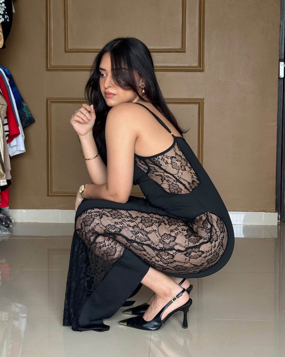 dishaagarwallll's tweet photo. Whoever comments first will get a follow😝👄 https://t.co/NP6luaUVPc