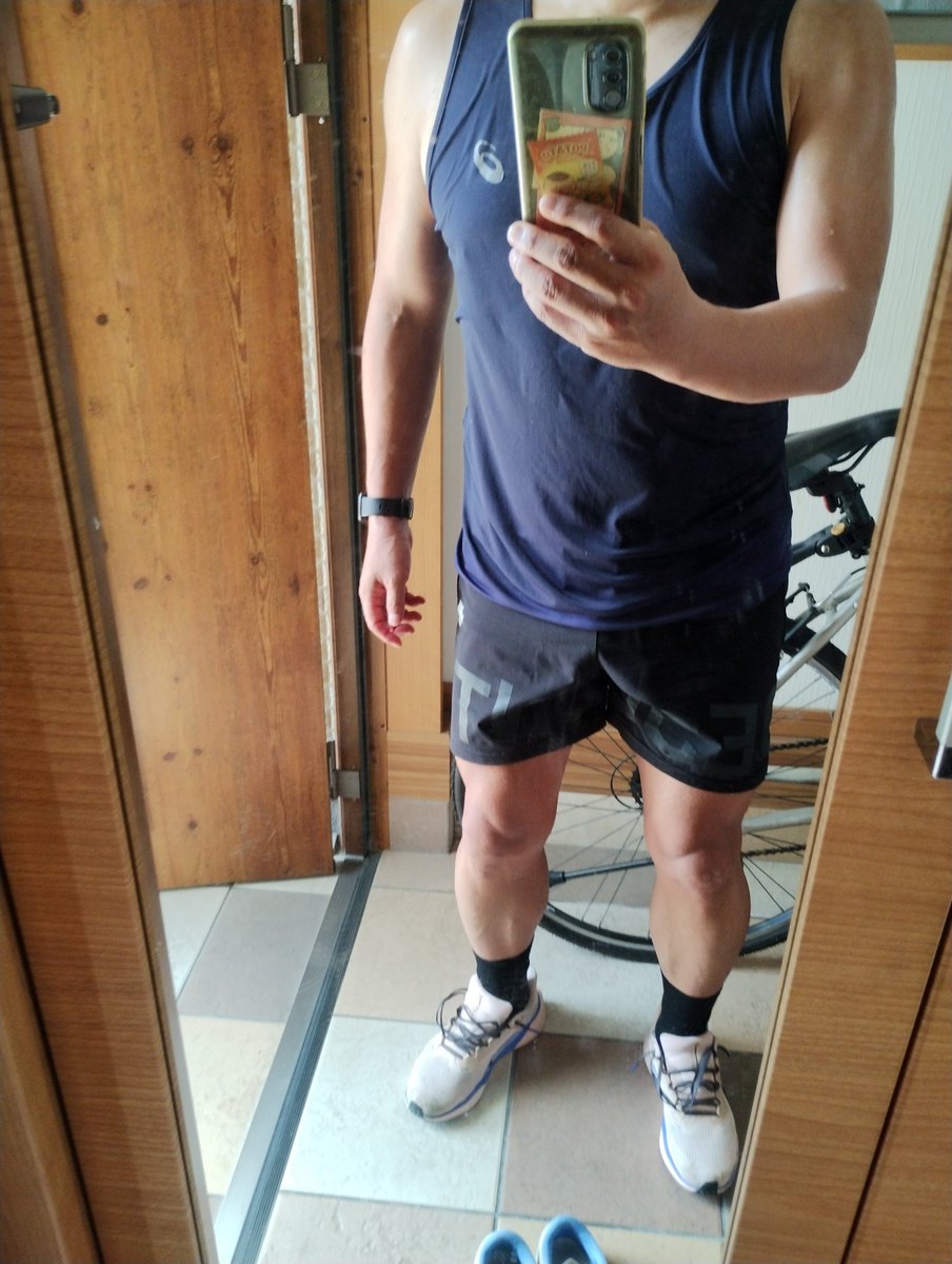 Tapp281's tweet photo. おはようございます🤓☀
折角の連休が…🫠
約10日程腰痛のせいで台無しや😑
ほぼウォーキングしか出来ず
タイミング悪いねホンマに
#ウォーキング
#なんちゃって筋トレ https://t.co/tQRmy6CEzS