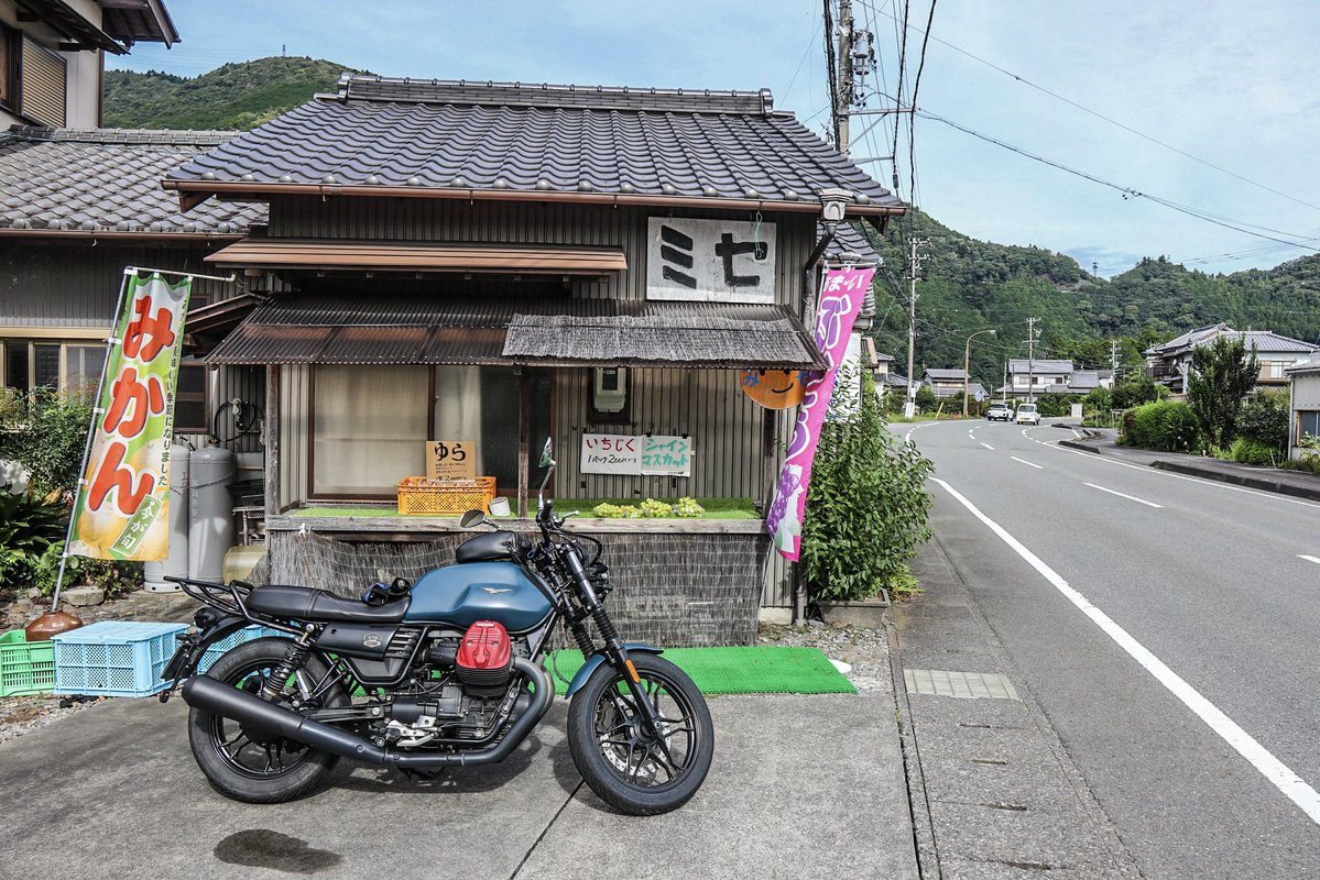 harry1029harry's tweet photo. 風立ちぬ
今は秋  ♪

島田市内へ
郷ひろみ

「ミセ」という名の店なのか
ここで松田聖子 https://t.co/ByiniLdbwJ