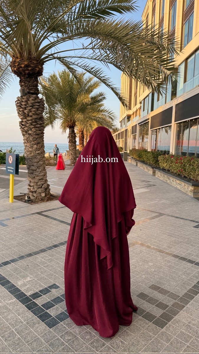 ftm7l's tweet photo. أنا بنت عُمانية ، معي بزنس الحجاب الشرعي والعبايات الساترة تناسب حتى العُمرة وبالالوان اللي تريدوها انشرولي لعل تكونوا سبب في  رزقي بعد الله 🇴🇲🤍
حسابي @ hiijab .om في الانستا موجود ضمن الصور https://t.co/1MeTyiifQc