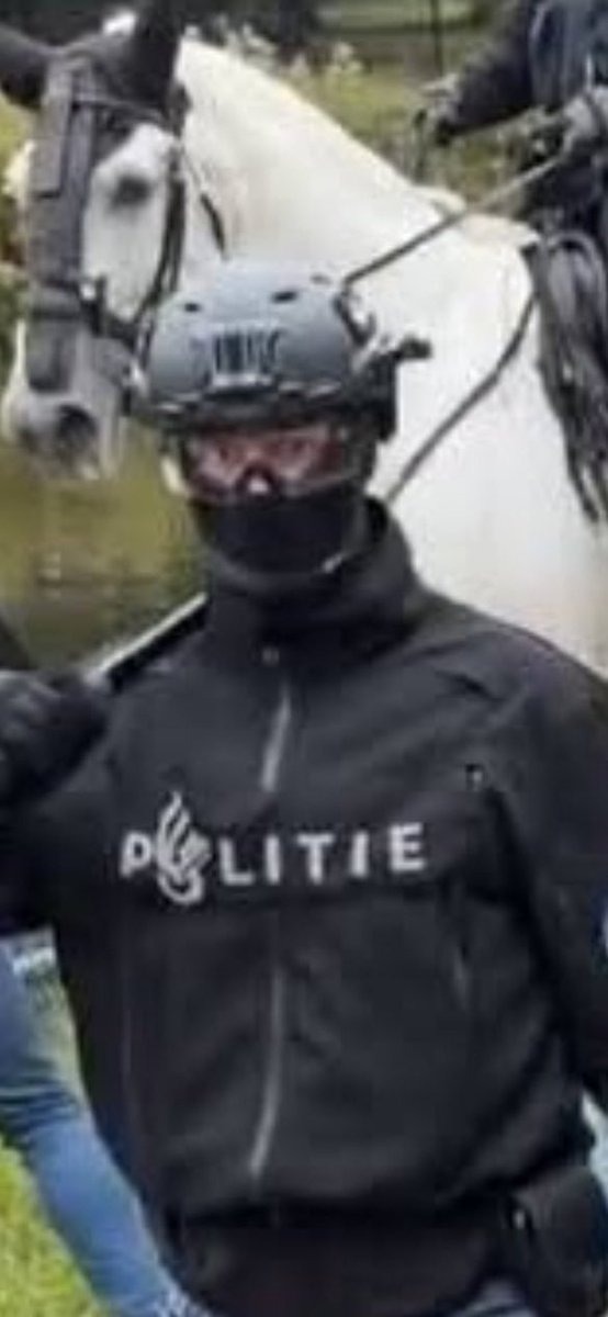 0Robg2's tweet photo. Doorgesnoven ME er
Kijk naar die ogen !!! https://t.co/rI43wCmNKE