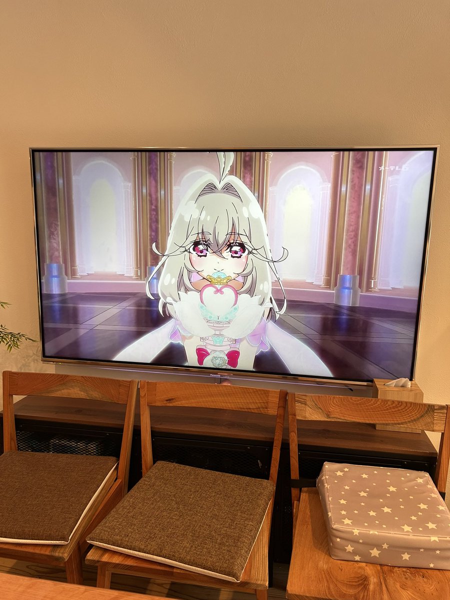 bh5dn11a's tweet photo. プリキュア釘付け3歳児 https://t.co/wyzcR6AI9r