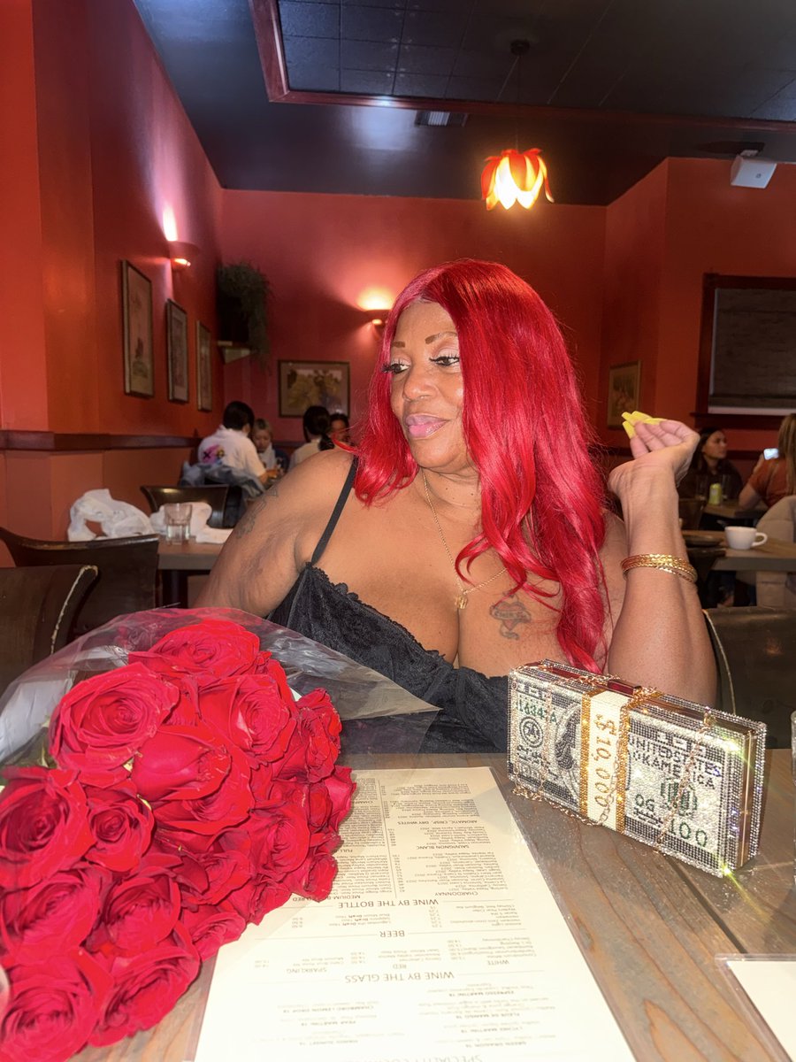 mzcalired1's tweet photo. Happy birthday to me 🥂🍾🎂🎉🎁🥳🛍️💃🏾Virgo season ♍️ https://t.co/hLkW1E2GY5