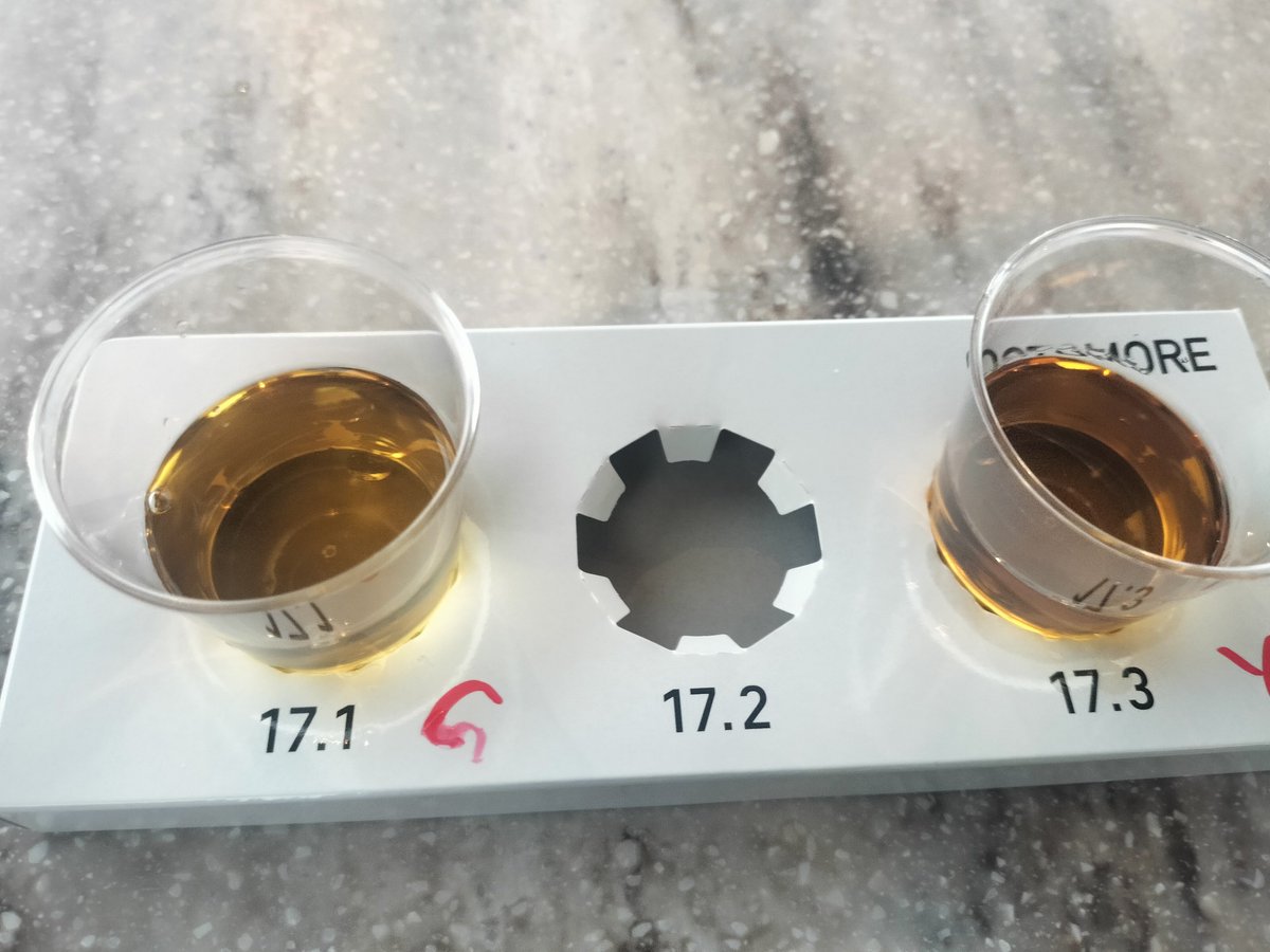 aki403973955's tweet photo. ブルックラディのイベントで緑と黄色飲んだよ。 https://t.co/8X3gg4OBsX