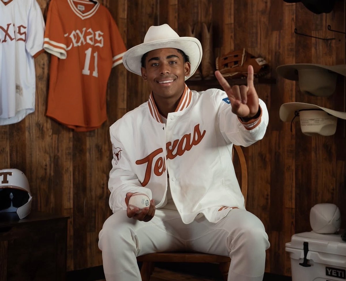 SanstinTX's tweet photo. 🤘 Texas lands another top 2028 prospect!

The Longhorns have received a commitment from Theo Swafford, a highly regarded shortstop from Sierra Canyon in California.

Swafford, a left-handed hitter who also pitches, is regarded as one of the premier prospects in the 2028 class. https://t.co/mPMlPEAW1K