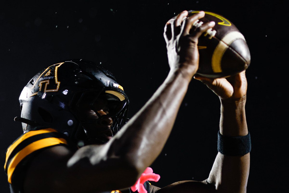 AppState_FB's tweet photo. Almost Showtime!
#GoApp #BeatUNCC https://t.co/prNQSbuynM