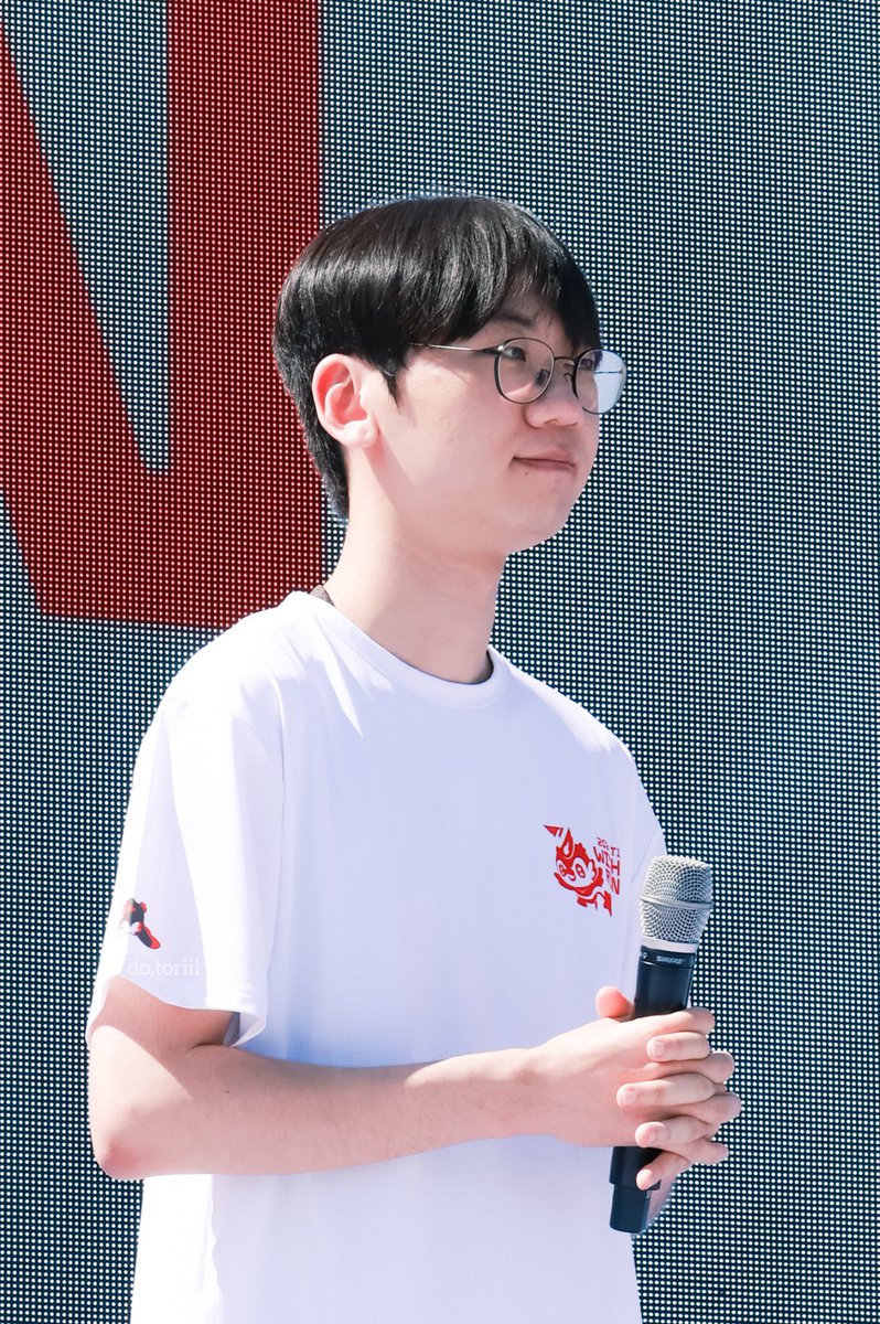 do_toriii722's tweet photo. 260919

👀🤔💫

#T1WISHRUN
#도란 #doran #최현준 https://t.co/hoYnh76jag