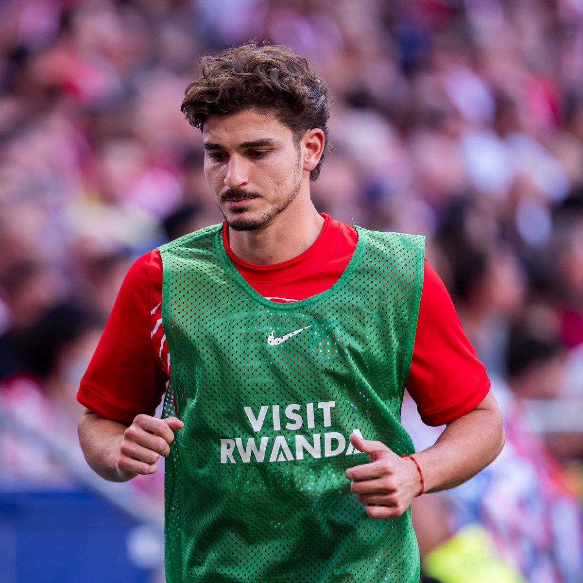 TouchlineX's tweet photo. 🚨 𝗡𝗘𝗪: Julián Álvarez will be available for the Madrid derby.

He might pose a problem for Real Madrid's defense, but it still is unclear if Diego Simeone will make the decision of playing him. https://t.co/yMq3JlNL2i