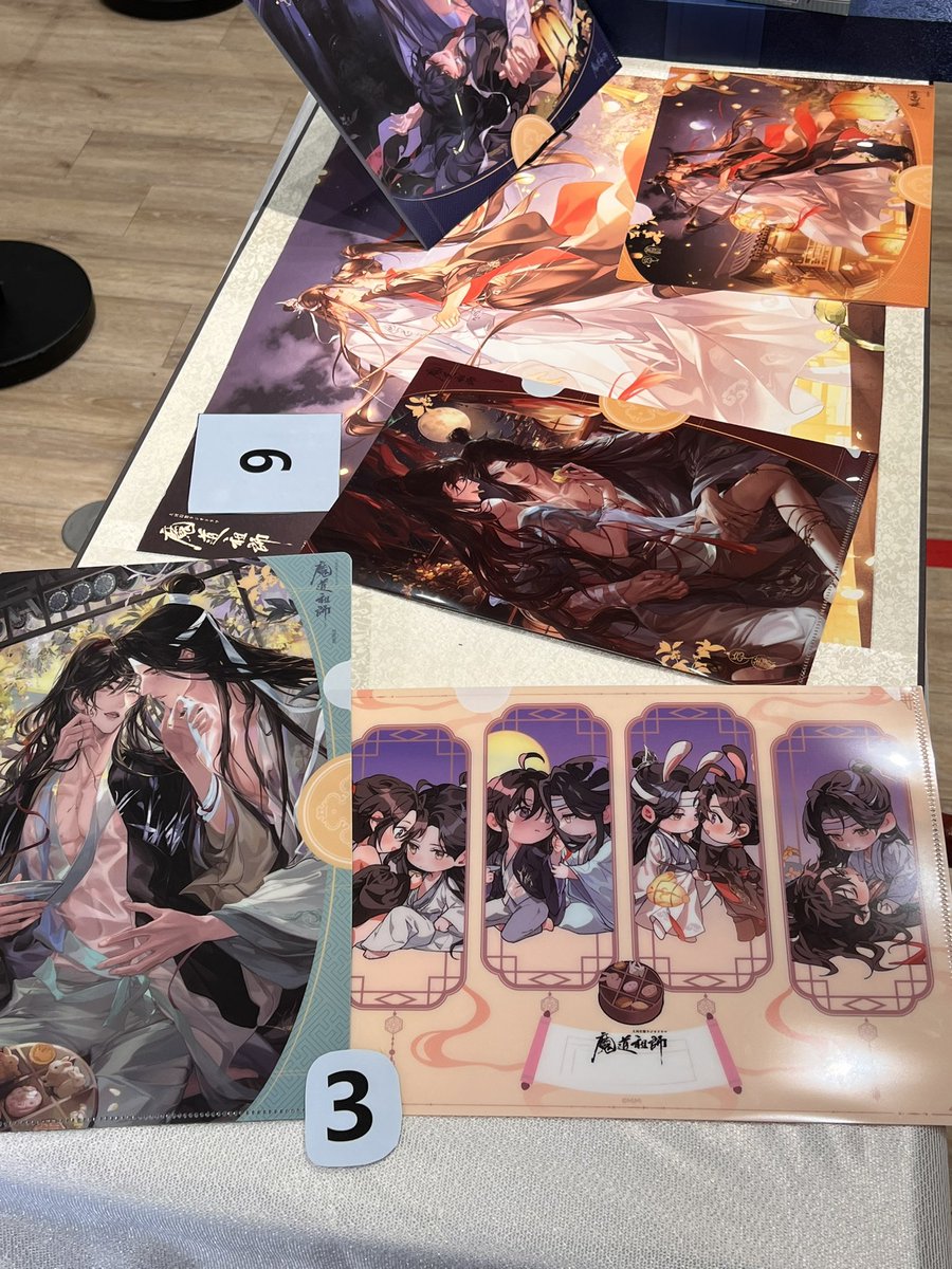23hobby_niji's tweet photo. 🌙 POP UP SHOP 本日より開催 🌙

大河幻想ラジオドラマ「魔道祖師」
～月華に宿る、生涯の伴～
POP UP SHOPが、本日よりOPENBASE SHIBUYAにてスタートしました✨

会場では、描き下ろしイラストを使用したグッズや展示をお楽しみいただけます。
皆さまのご来場を心よりお待ちしております🌕

開催期間中の営業時間や商品の品切れ状況など、運営に関する最新情報は、本アカウントより随時お知らせいたします。

📅 9月20日（日）～10月4日（日）
⏰ 11:00～19:00
📍 OPENBASE SHIBUYA
東京都渋谷区宇田川町14-13
宇田川町ビルディング B1F・1F
（PARCOと東急ハンズの間）

#魔道祖師日本語版ラジオドラマ
#魔道祖師