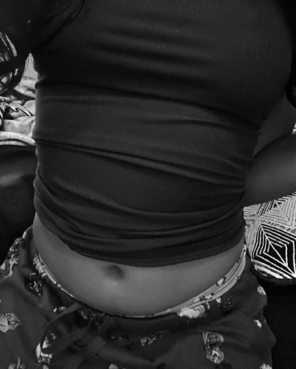 2preetyyaya's tweet photo. Am I tripping or am I getting fat? #latina https://t.co/XAOfbh4QyZ