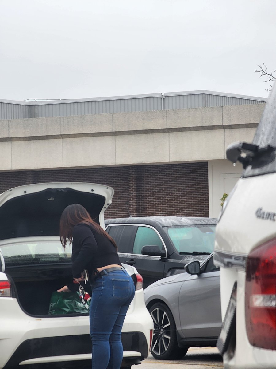 thatwxgga06's tweet photo. Nice ass I caught in the mall parking lot #candidhs #candid #creepshot #nsfw #nsfwtwt https://t.co/SZ91yl5vMK