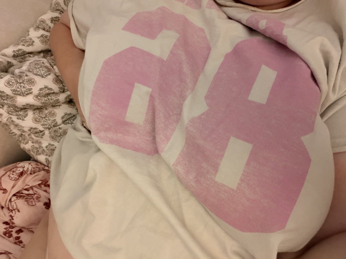 thatpixxi's tweet photo. You like my shirt? 🤭#nsfwtwtًً  #chubby #curvy #cute #boobs https://t.co/fdf5uXur1w