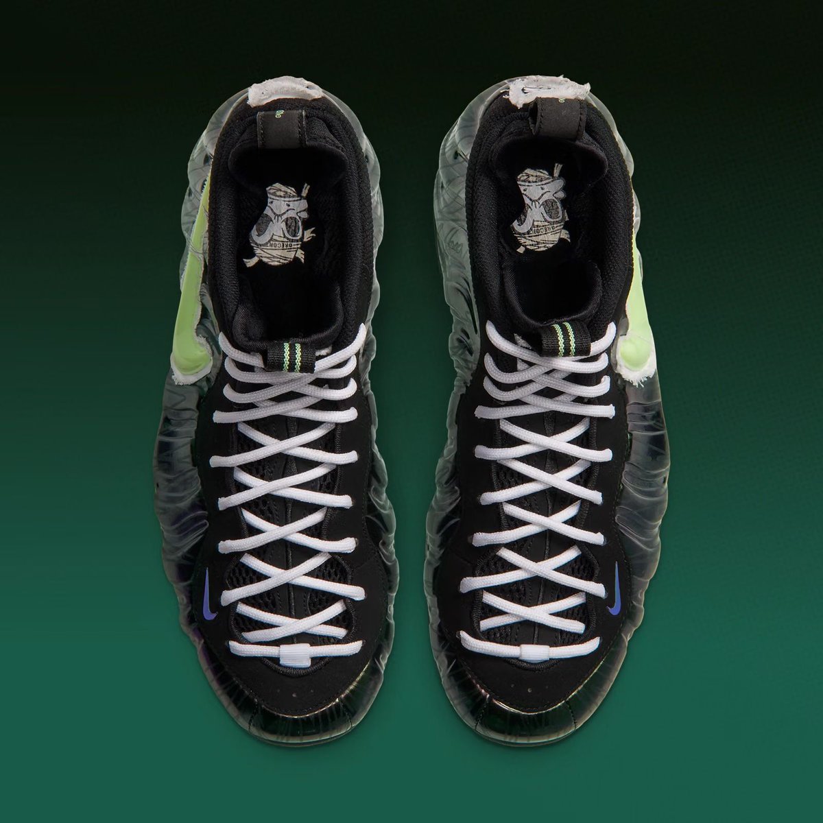 KicksFinder's tweet photo. OFFICIAL IMAGES: University of Oregon x Nike Air Foamposite Pro "Mummy 2.0"

🗓️ November 9th, 2026
📝 IZ7806-001 (MENS)
💰 $230 USD
📸 @sneakermarketro
💵COP OR 🚮DROP? https://t.co/INXY7clP8m