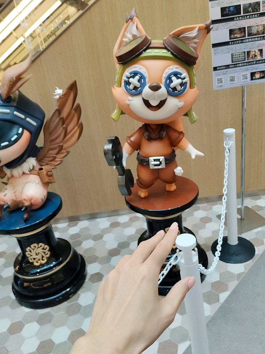 Handr0id's tweet photo. 第五人格？だっけ、横浜とコラボだって https://t.co/KFYcrl6dtT