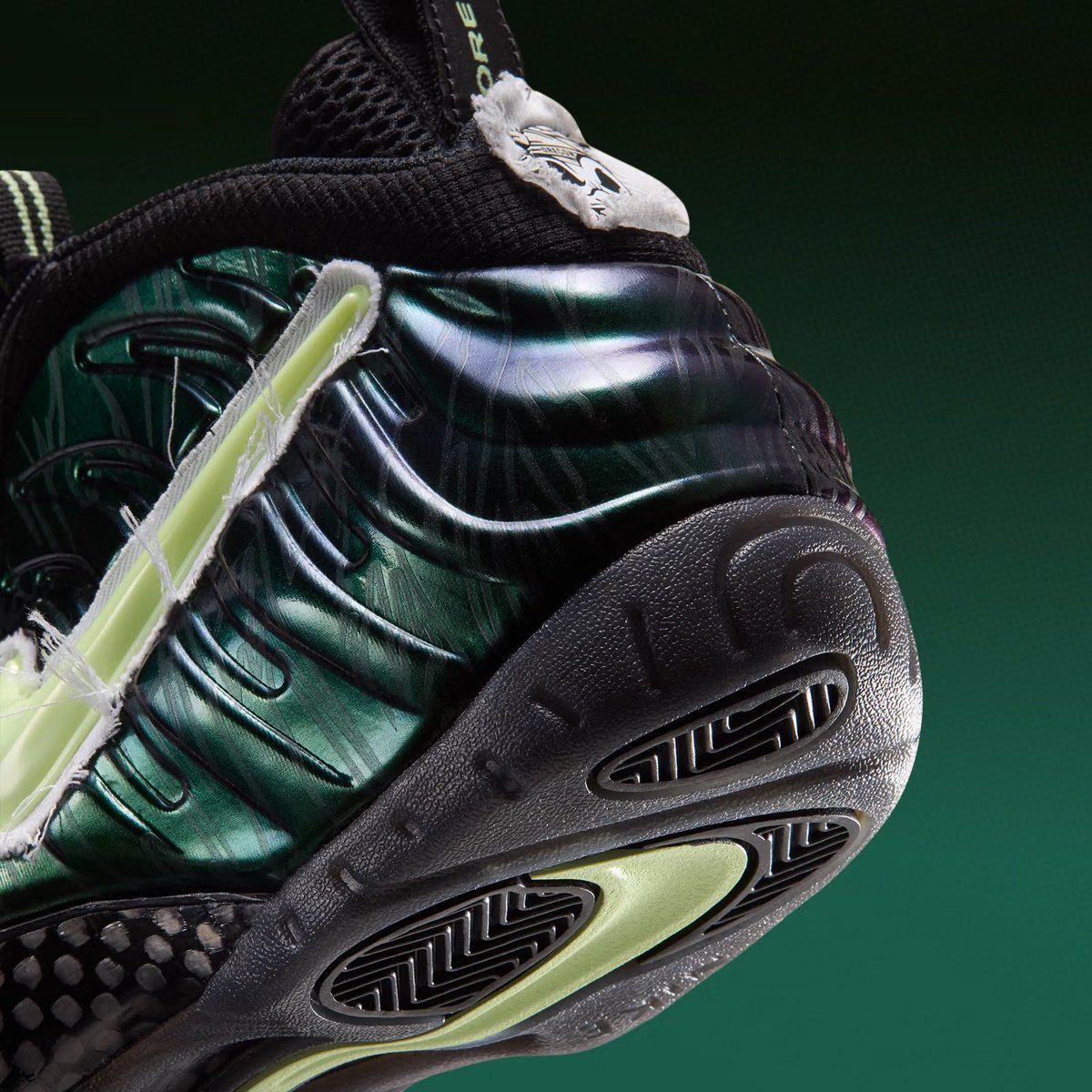 KicksFinder's tweet photo. Close-Up Shots https://t.co/K8nSNpLMSb