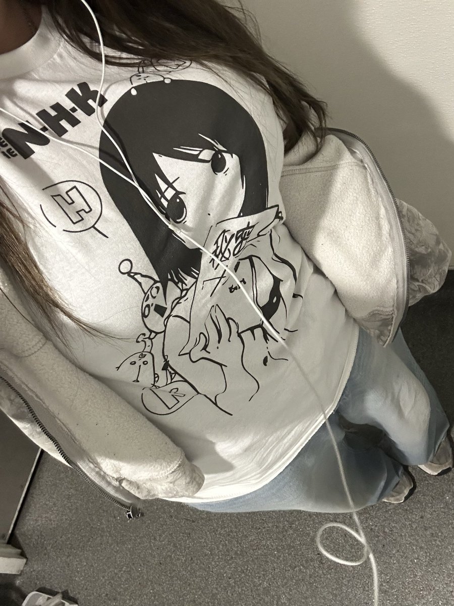 urusousuosuuwa's tweet photo. misaki shirt at work today. https://t.co/OuMx0CPnIt