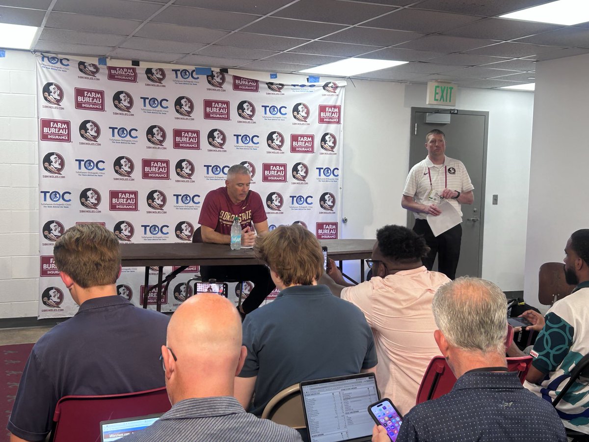 AlisonPosey14's tweet photo. Mike Norvell on the podium now.

He said he thought the guys came out early and played really well.

“The delays and all the things that happened, I thought our guys handled it well early… not as well coming out of the halftime break.” https://t.co/TvF8nGTq7G