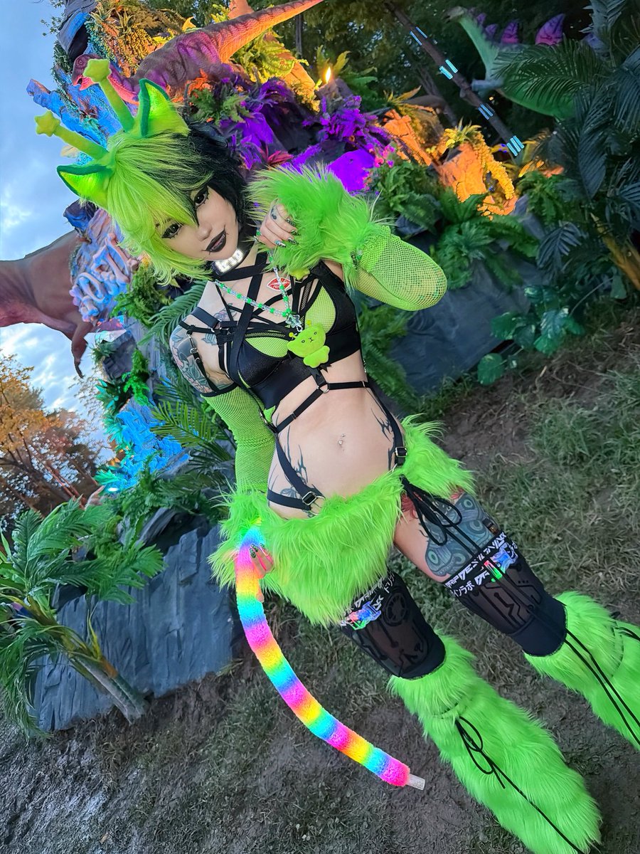 glowjellii's tweet photo. Alien kitty https://t.co/wDylcFPJ1V
