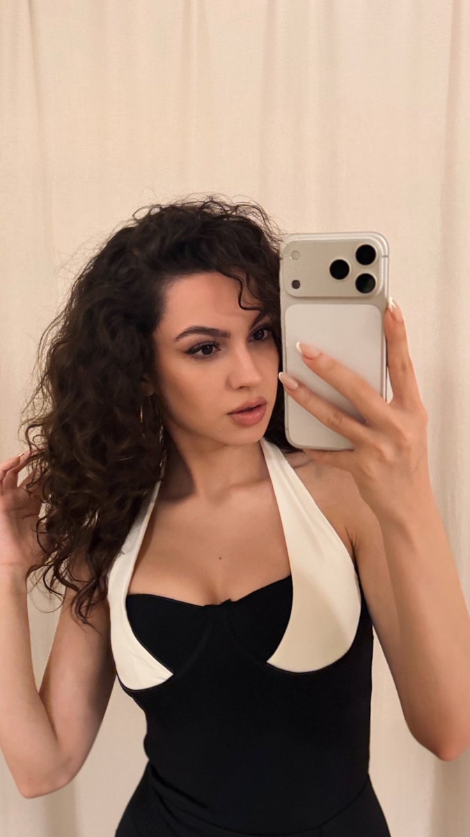 LoopCelebs's tweet photo. Su Burcu Yazgı Co��kun 💎 
#SuBurcuYazgıCoşkun https://t.co/OtGz1ooSBj