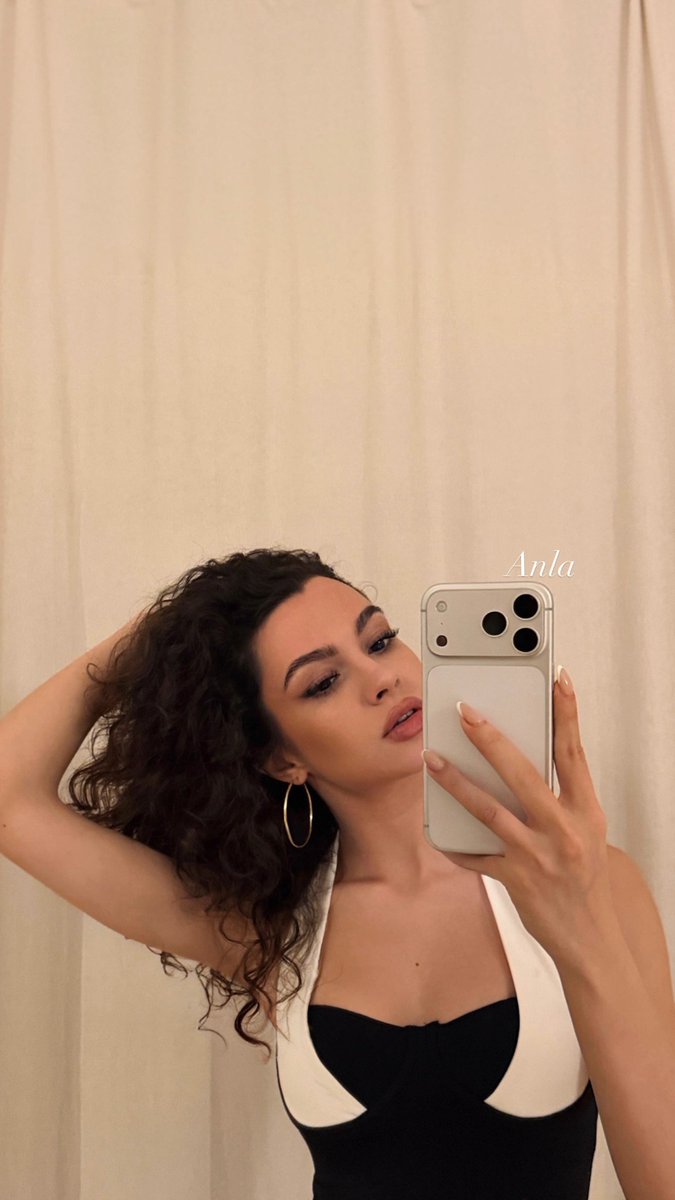 LoopCelebs's tweet photo. Su Burcu Yazgı Co��kun 💎 
#SuBurcuYazgıCoşkun https://t.co/OtGz1ooSBj