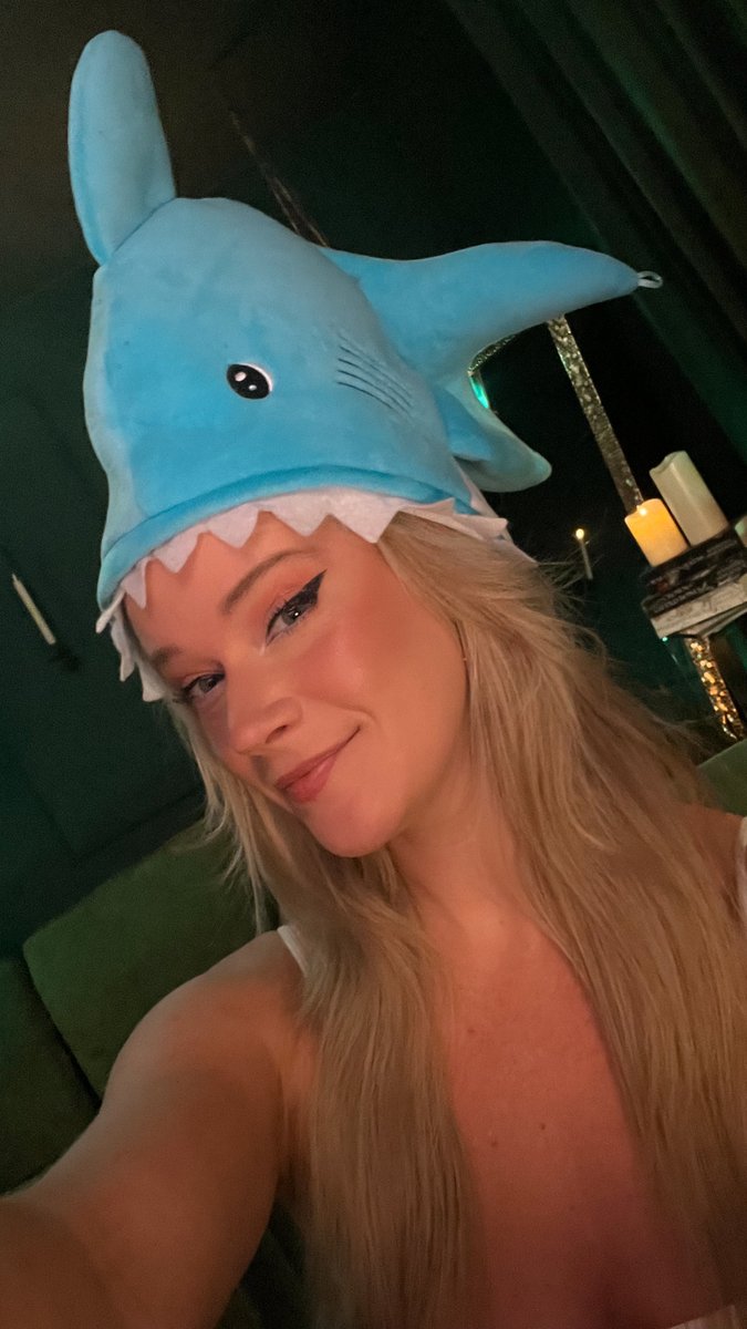 kayladelancey's tweet photo. Community game night. Pummel then Wardogs. 

https://t.co/1yhjYUDOnS https://t.co/BH1Rtf4h3N