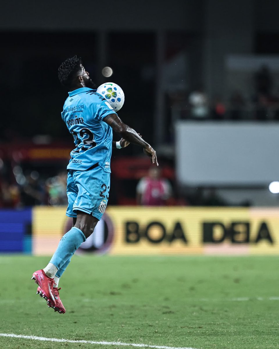 SantosFC's tweet photo. Mais uma boa partida do nosso lateral. Vai pra cima deles, Rodi! 👊🏿 https://t.co/T73XyitvR0