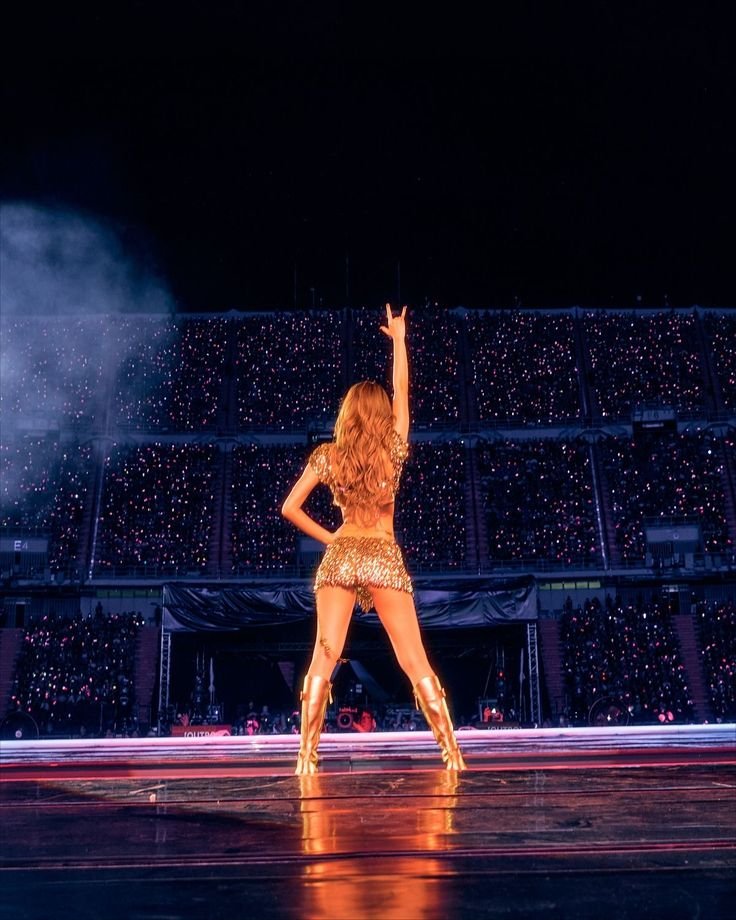 SamuelGome65295's tweet photo. She is not just an idol, she is a pop star https://t.co/Ru7BsA4e2c