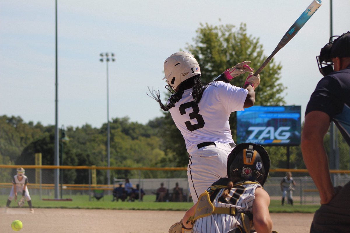 TopGunEvents's tweet photo. Day 1 in Kansas 📸🥎

The Kansas Futures Invite is officially underway! From big plays to even bigger energy, these future athletes came ready to compete. 🔥

#TopGunEvents #KansasFutures #FuturesInvite #Day1Recap #EliteFastpitch https://t.co/FF2uUiCVSI