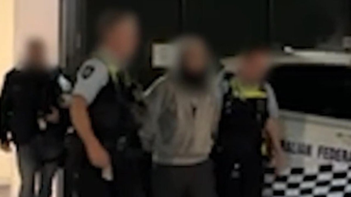 Ryandally08's tweet photo. BREAKING: A recently arrived immigrant from Afghanistan has been charged after police found Islamic State beheading videos on his phone.
Mohammad Emad Uddin Ahmadzai, 31, was arrested at Melbourne Airport while trying to fly to Afghanistan.
AFP charged him with possessing violent extremist material and refusing to give police access to his devices.
A May raid on the home he shared with his brother seized phones and a tablet.
Forensic analysis later allegedly found graphic videos of beheadings, throat cuttings, a hostage shot in the head at close range, images of mass casualties, dead children and ISIS flags and logos.
He is the sixth Afghan man charged in Melbourne from the same group chat.
Magistrate Samantha Seoud denied bail, calling the alleged offending serious and the prosecution case “not weak”
Question for Albanese, why do you keep bringing people in from the biggest terrorist hotspots in the world, when history shows us the end result?