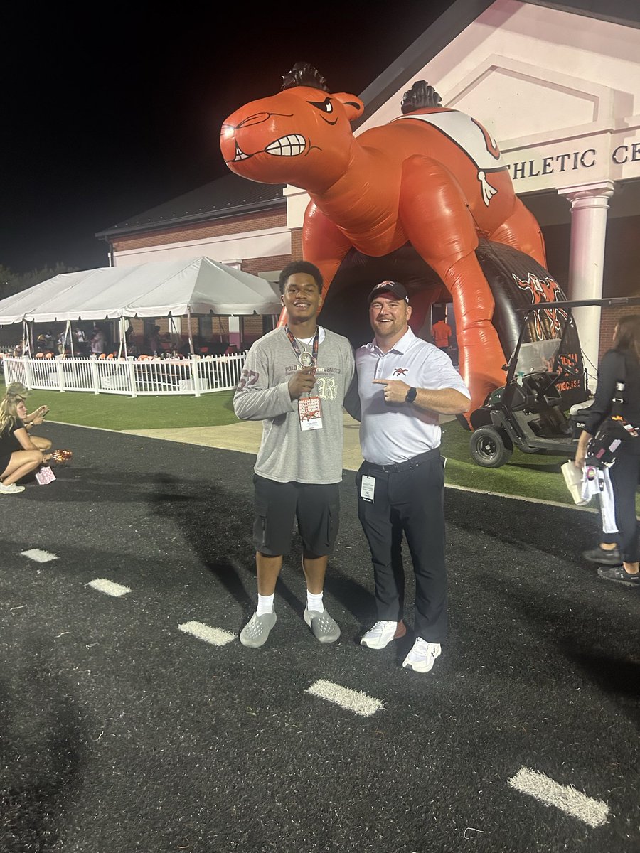 JacksonFowler09's tweet photo. Happy to come out and watch @GoCamelsFB and see what it’s like to be a camel. Can’t wait to be back @CoachBelton @CoachKMcFarland 
@CoachWashDC @hhspioneersfb https://t.co/RIP01k1ipX