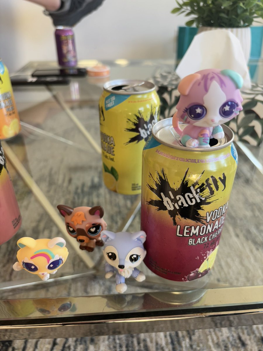 pills4breakfas's tweet photo. happy hour with da pets #lps #lpstwt #toytwt https://t.co/4mcT7uP6jW