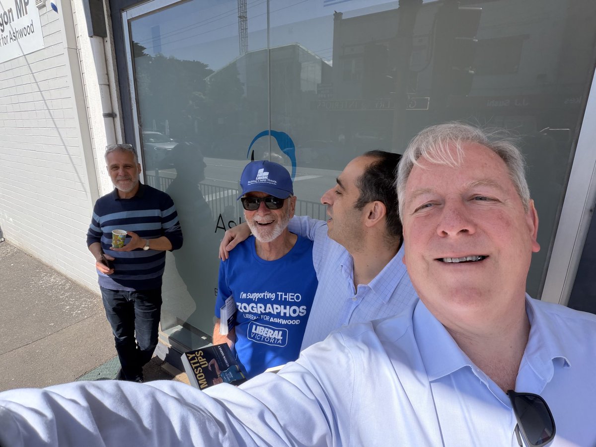 DavidDavisMLC's tweet photo. Lovely day campaigning in #Ashwood with Theo Zographos &amp; #Liberals - Many in #Ashburton calling for tired 12 year old corrupt #Labor government to go! #springst https://t.co/zftlbFtnQT