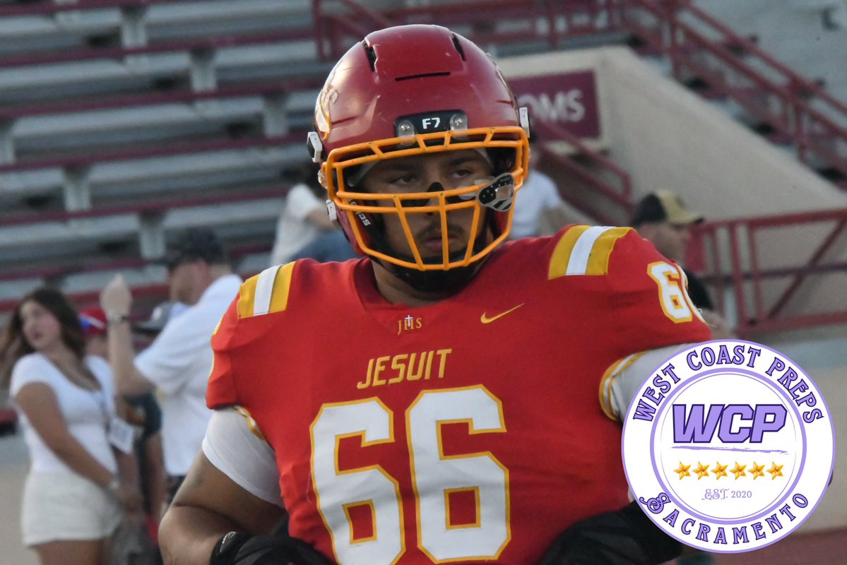 CJacksonWCP's tweet photo. Definitely watching the line play in tonight’s Holy Bowl.

- @DiegoTaylor27: Air Force, Northern Arizona and San Diego State offers

- @D_Robinson2028: 6-5, 283

- @LorenzoMabalot: 6-2, 295

- @MaximoVaughn_: 6-6, 295 https://t.co/Z77rxO94VT